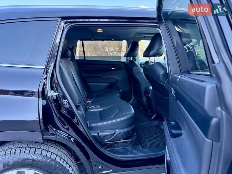 Внедорожник / Кроссовер Toyota Highlander 2020 в Киеве