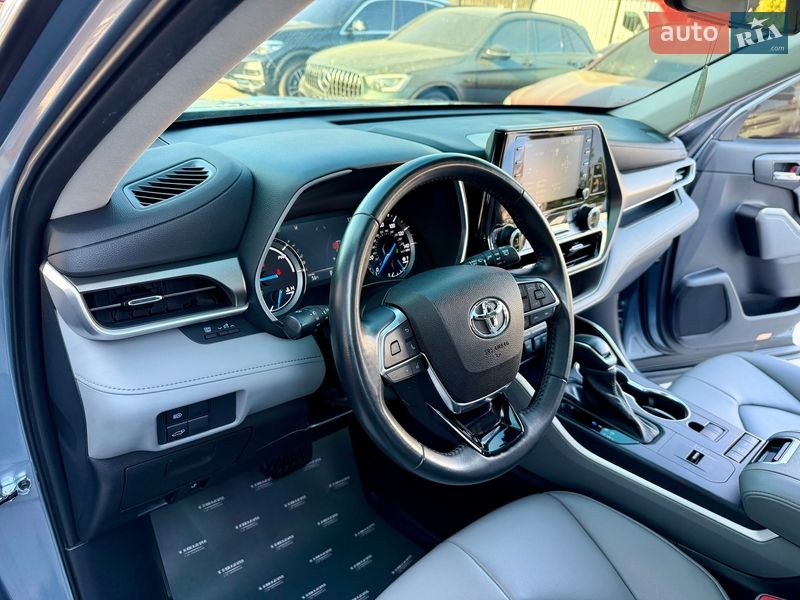 Позашляховик / Кросовер Toyota Highlander 2021 в Києві