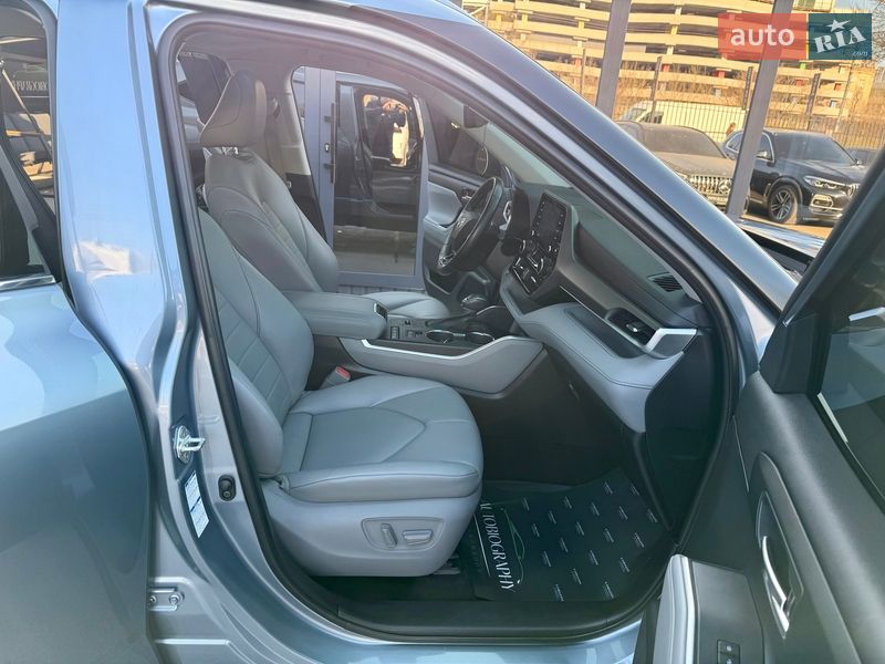 Позашляховик / Кросовер Toyota Highlander 2021 в Києві