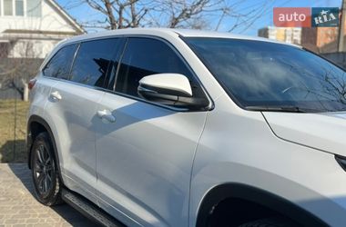 Позашляховик / Кросовер Toyota Highlander 2017 в Ніжині