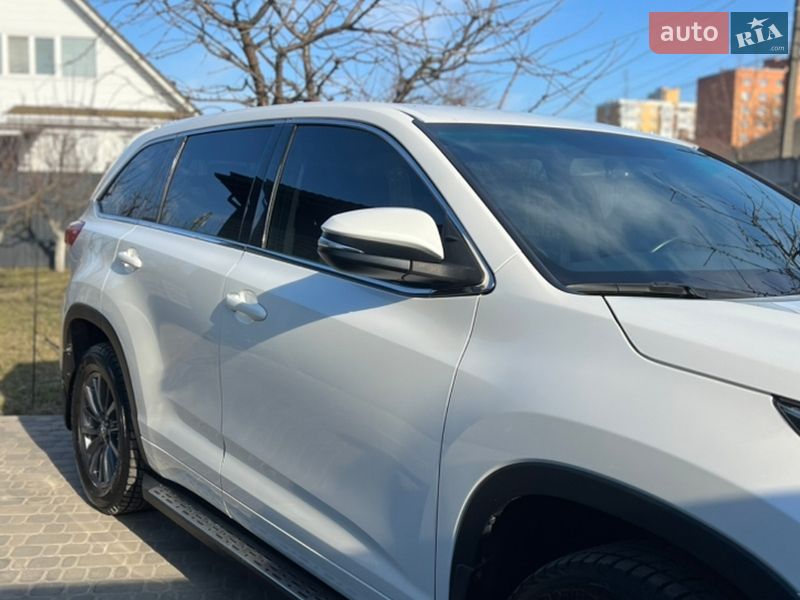 Позашляховик / Кросовер Toyota Highlander 2017 в Ніжині
