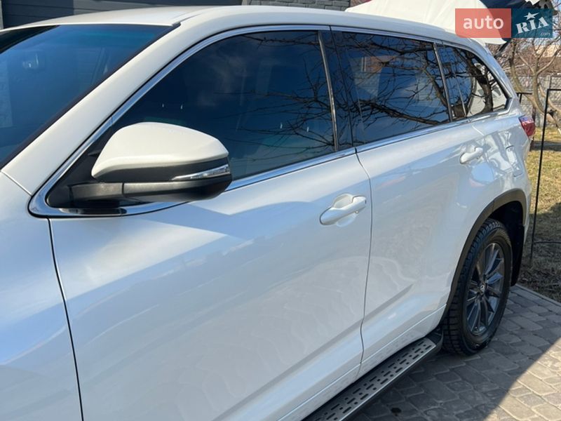 Позашляховик / Кросовер Toyota Highlander 2017 в Ніжині