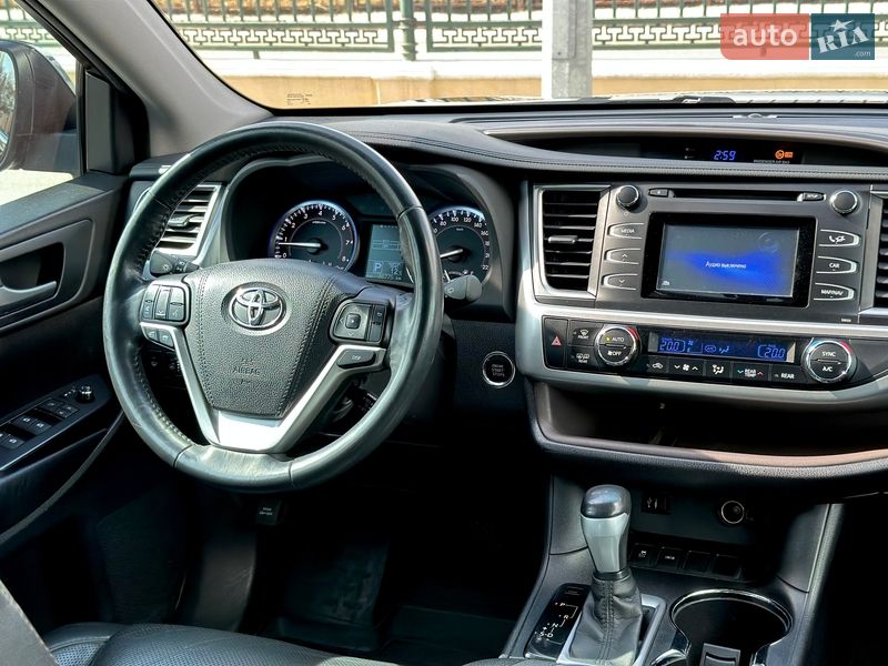 Позашляховик / Кросовер Toyota Highlander 2015 в Харкові