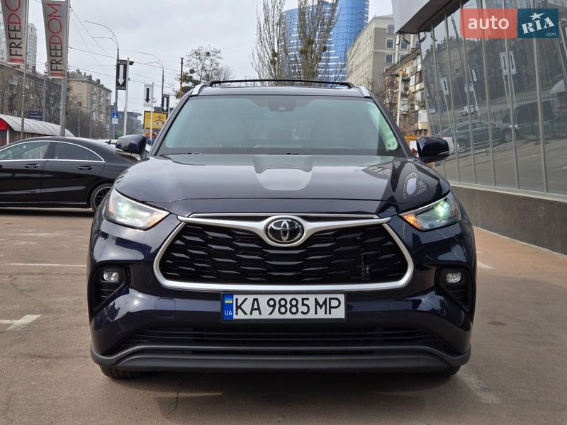 Внедорожник / Кроссовер Toyota Highlander 2022 в Киеве