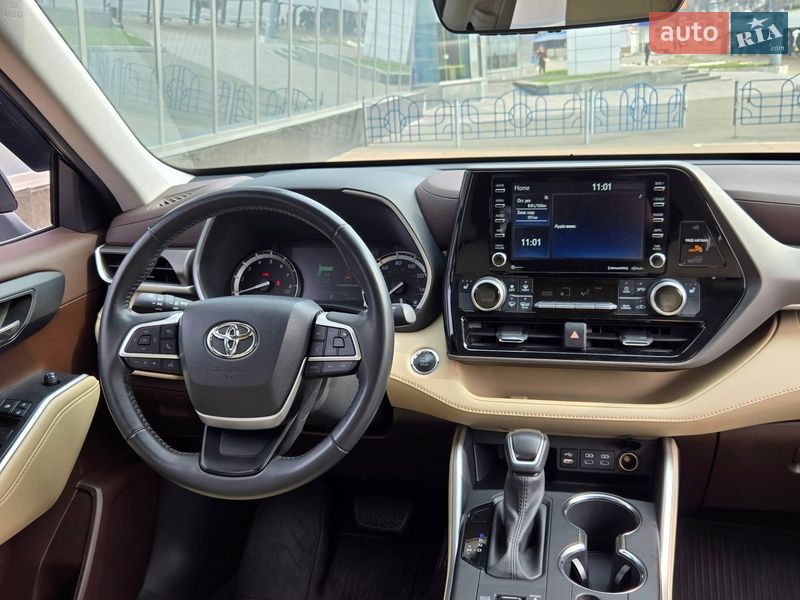 Внедорожник / Кроссовер Toyota Highlander 2022 в Киеве