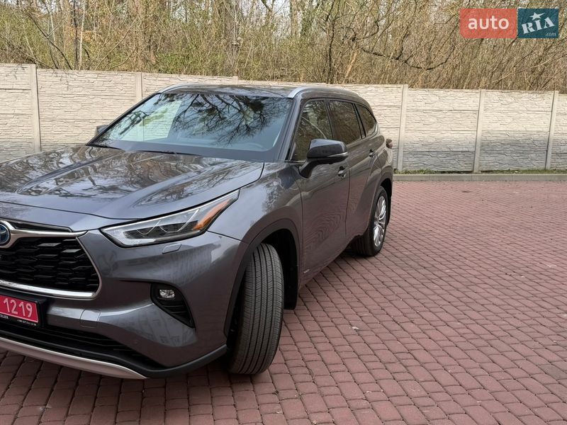 Внедорожник / Кроссовер Toyota Highlander 2025 в Львове