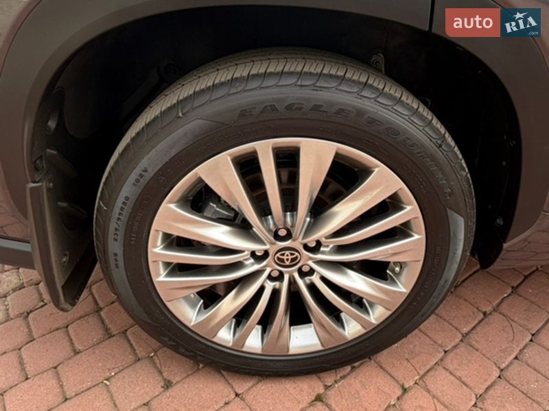 Внедорожник / Кроссовер Toyota Highlander 2025 в Львове