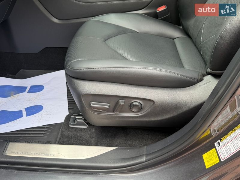 Внедорожник / Кроссовер Toyota Highlander 2025 в Львове