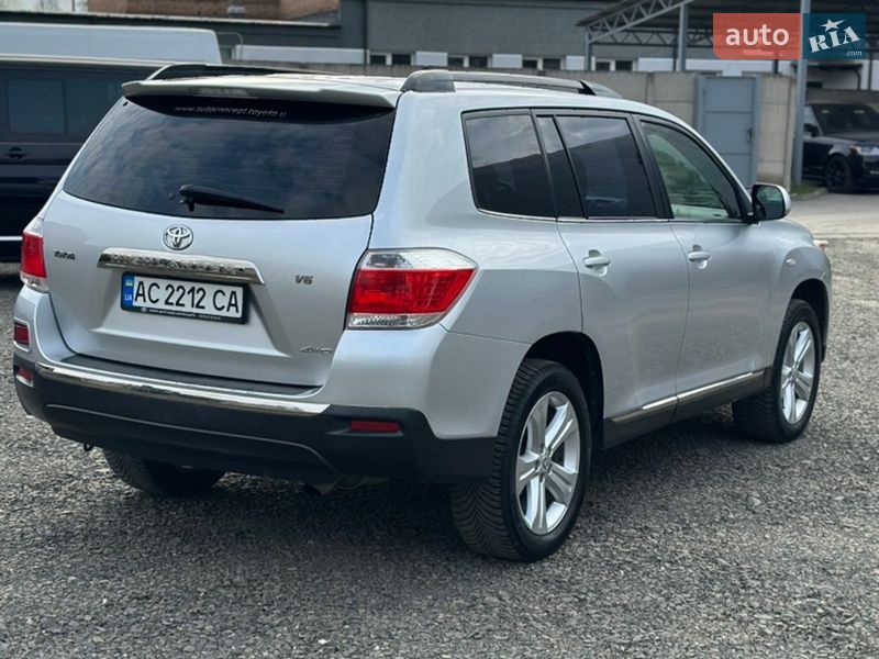 Внедорожник / Кроссовер Toyota Highlander 2011 в Луцке
