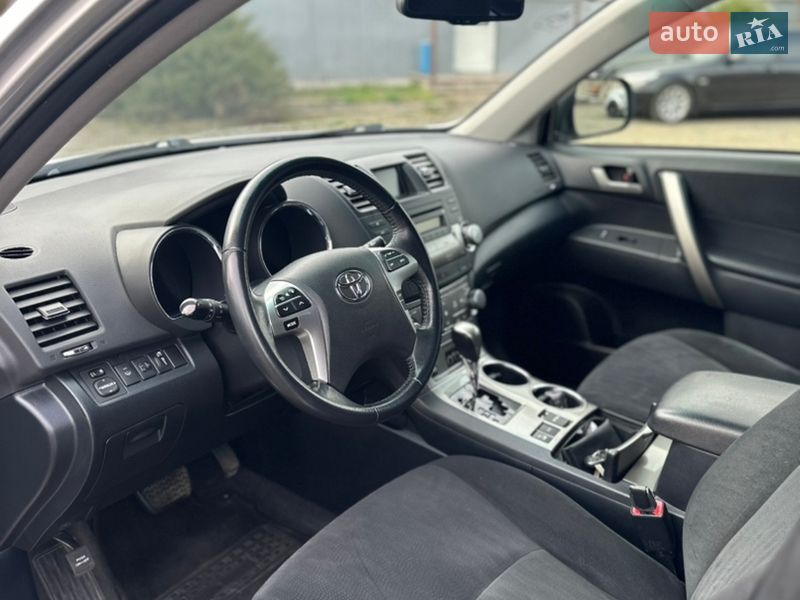 Внедорожник / Кроссовер Toyota Highlander 2011 в Луцке