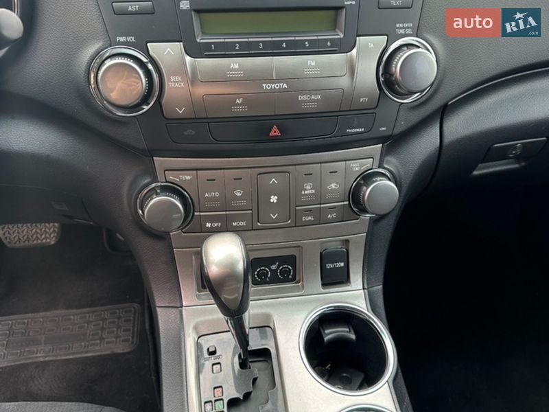 Внедорожник / Кроссовер Toyota Highlander 2011 в Луцке