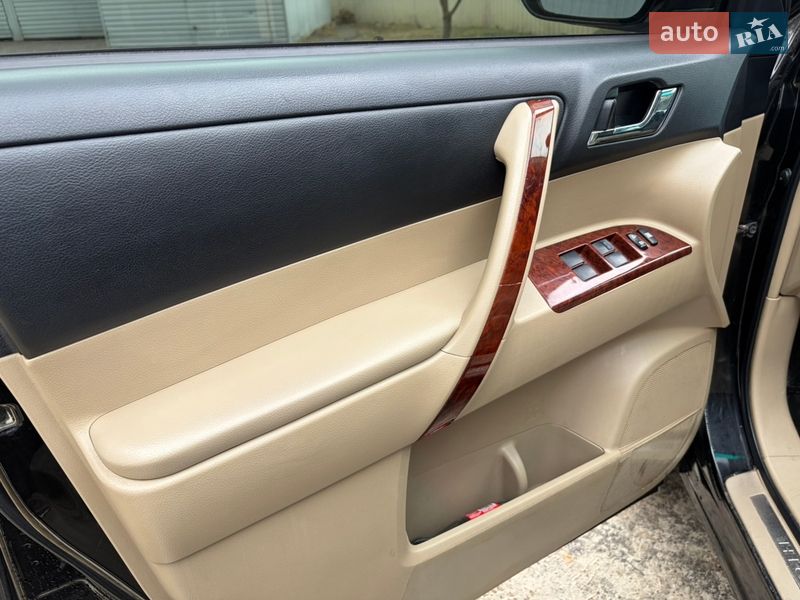 Внедорожник / Кроссовер Toyota Highlander 2012 в Харькове