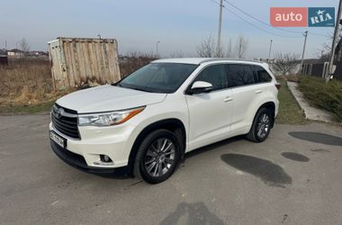 Внедорожник / Кроссовер Toyota Highlander 2016 в Киеве