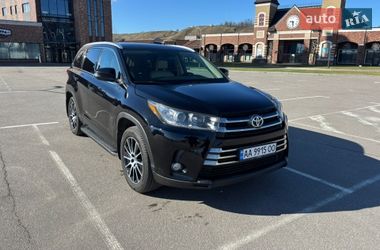 Внедорожник / Кроссовер Toyota Highlander 2018 в Киеве