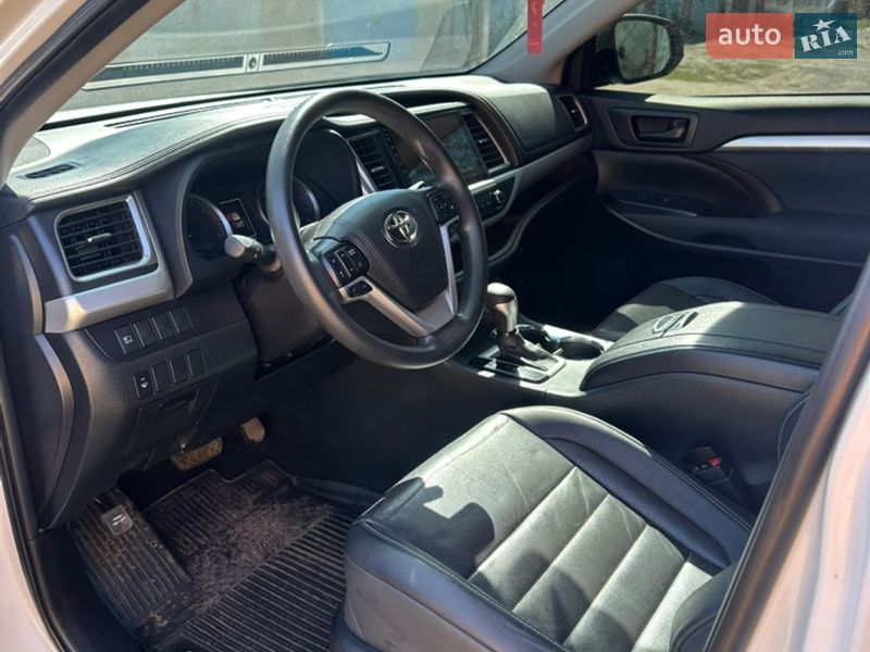 Позашляховик / Кросовер Toyota Highlander 2019 в Харкові