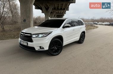 Позашляховик / Кросовер Toyota Highlander 2016 в Дніпрі