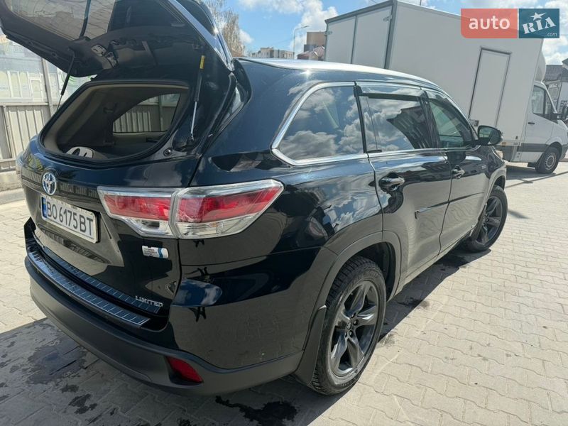 Позашляховик / Кросовер Toyota Highlander 2016 в Тернополі