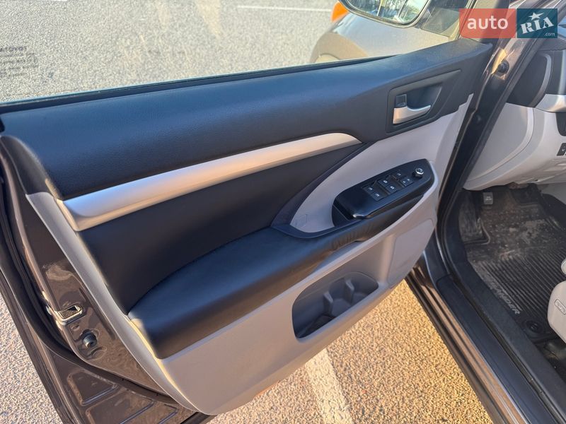 Позашляховик / Кросовер Toyota Highlander 2014 в Києві