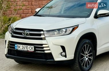 Внедорожник / Кроссовер Toyota Highlander 2019 в Ровно