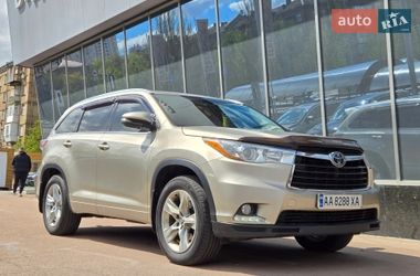 Позашляховик / Кросовер Toyota Highlander 2016 в Києві