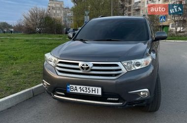 Внедорожник / Кроссовер Toyota Highlander 2013 в Александрие