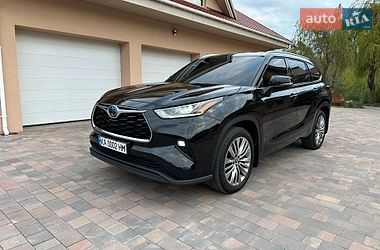 Позашляховик / Кросовер Toyota Highlander 2022 в Києві