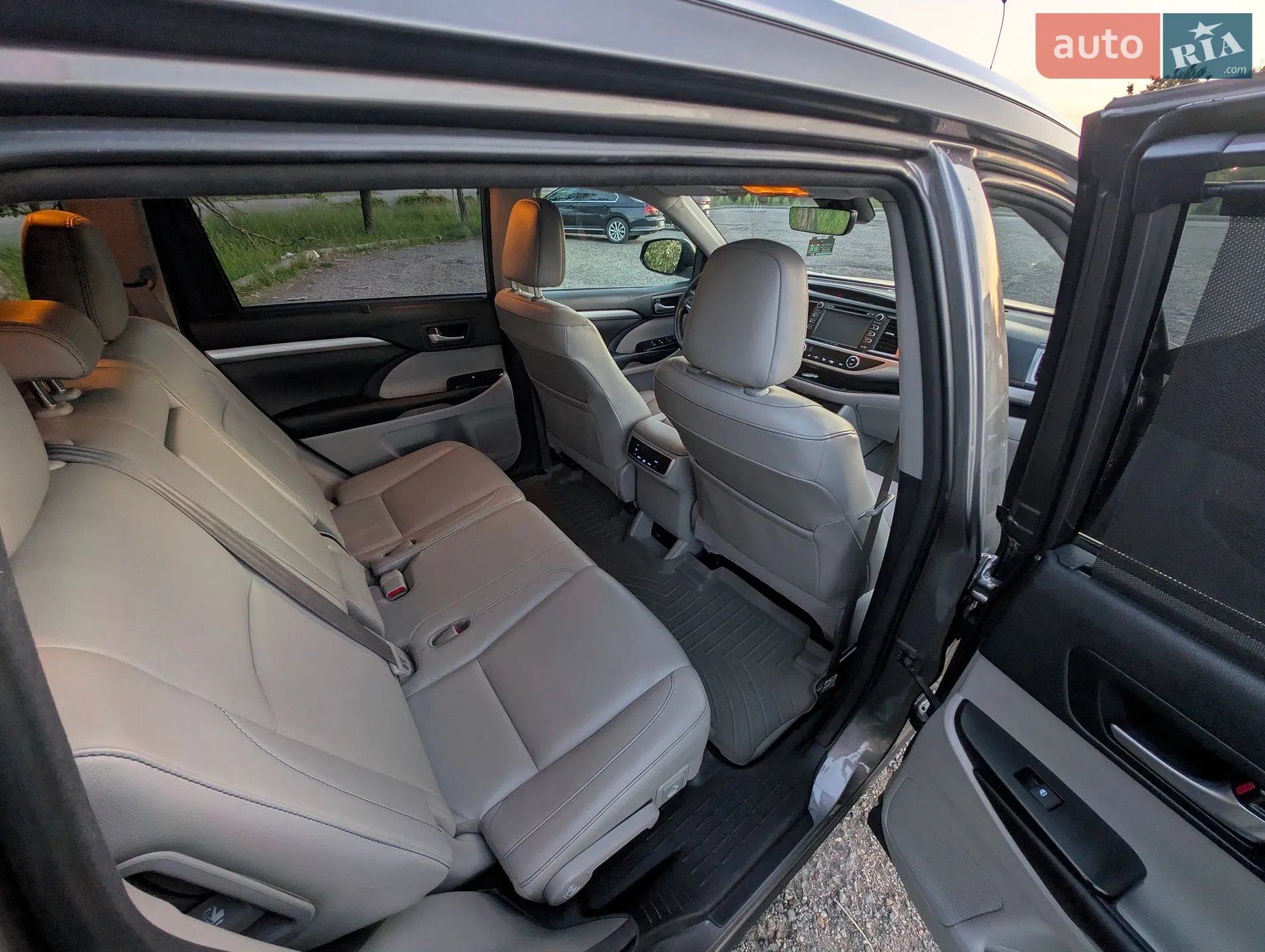 2018 Toyota Highlander - мініатюра 2