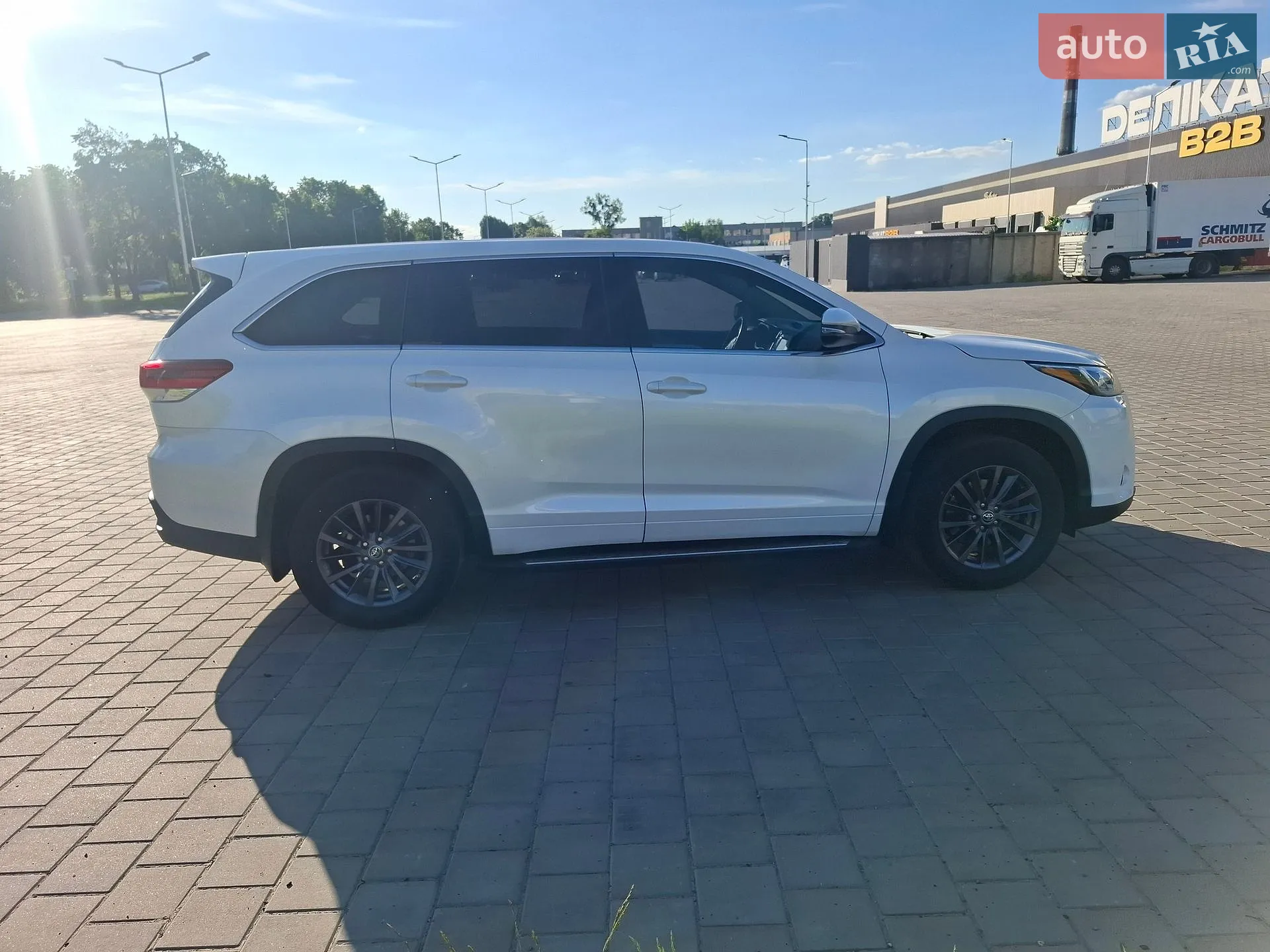 2017 Toyota Highlander - мініатюра 8