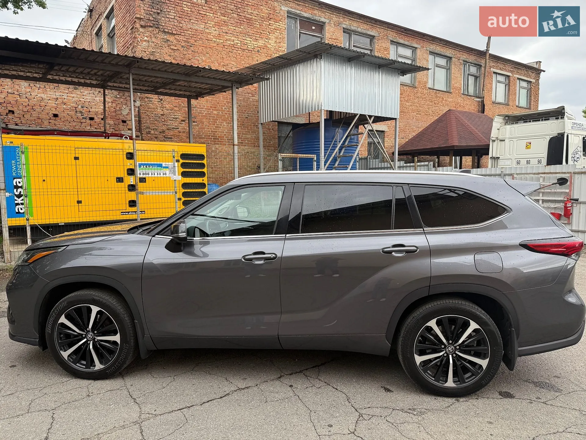 2022 Toyota Highlander - мініатюра 2