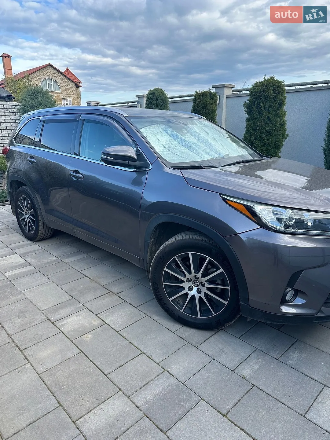 Toyota Highlander 2019 VIN 5TDDZRFH40S964767 фото оголошення 3 з 5