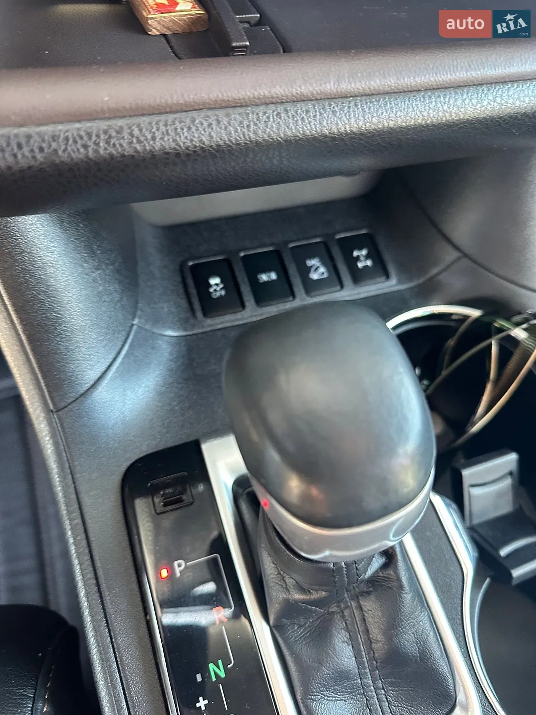 Toyota Highlander 2019 VIN 5TDDZRFH40S964767 фото оголошення 4 з 5