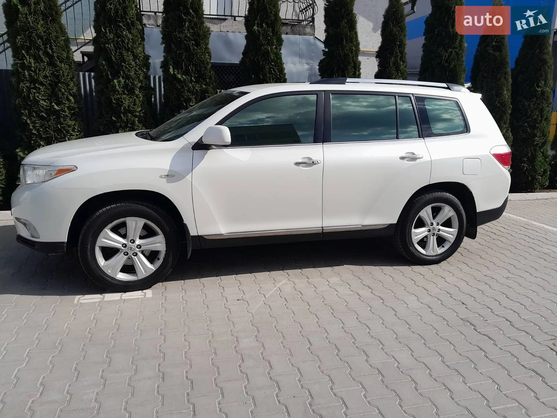 2011 Toyota Highlander - фото 1