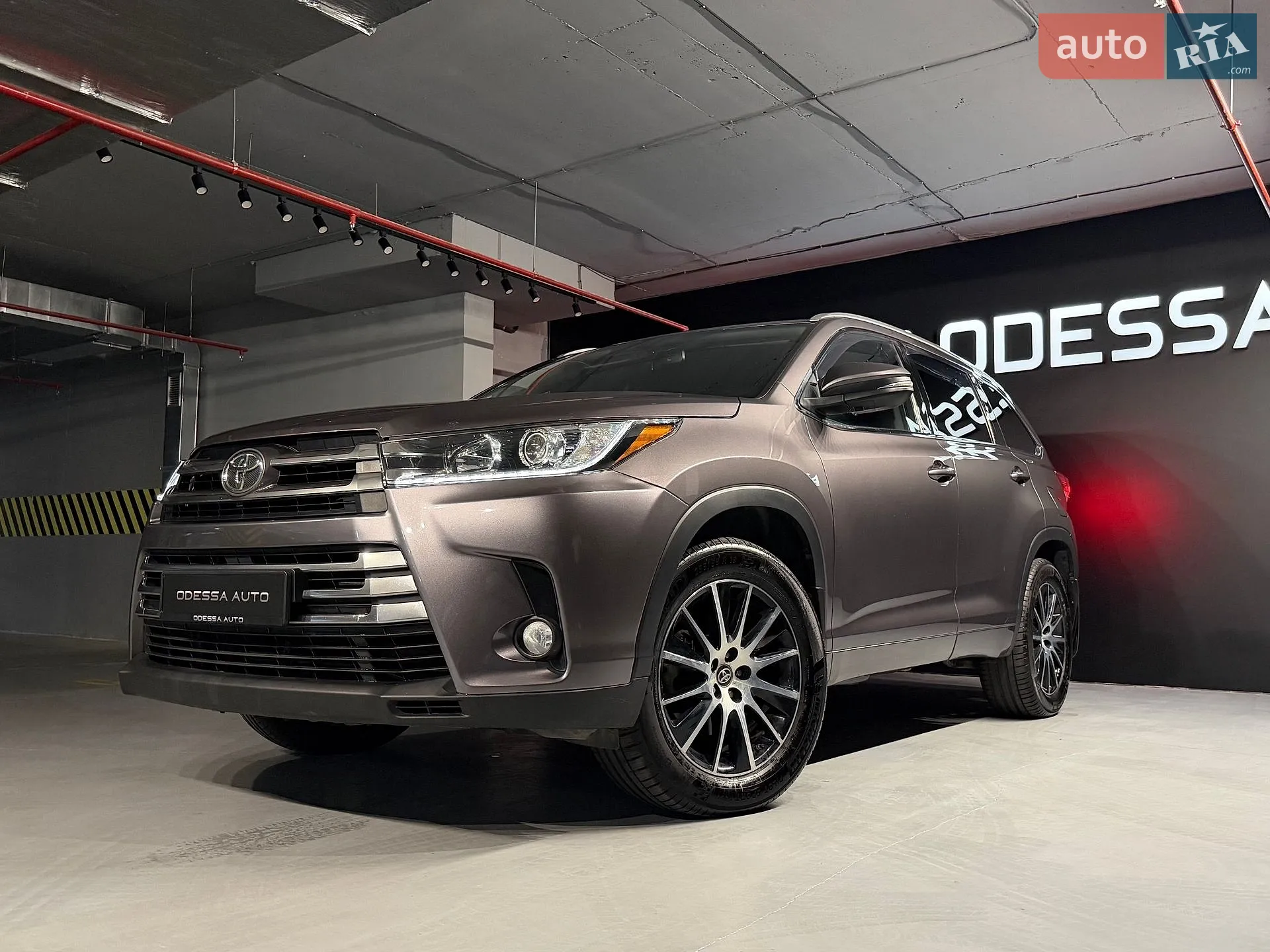 2019 Toyota Highlander - фото 1