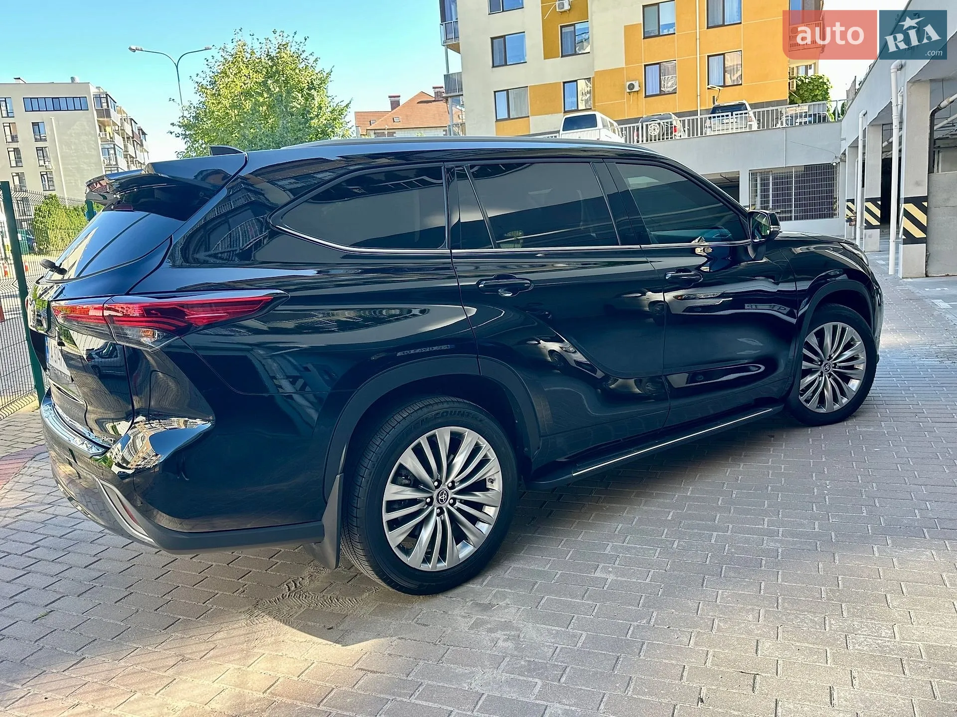 2022 Toyota Highlander - мініатюра 2