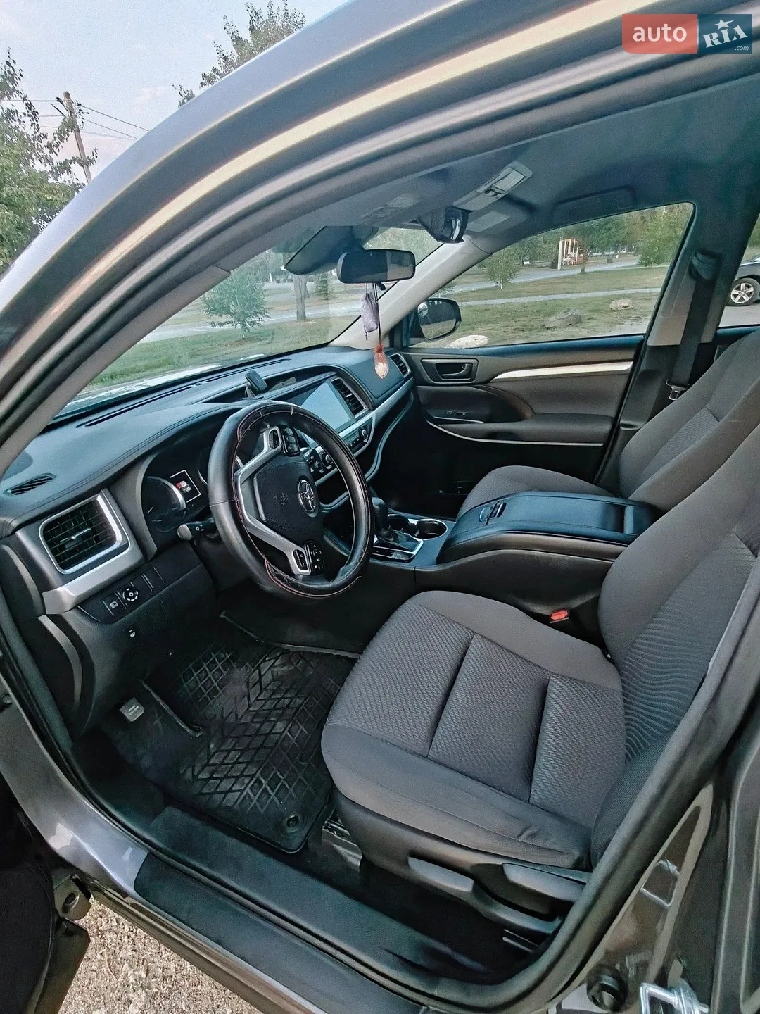 2017 Toyota Highlander - мініатюра 19