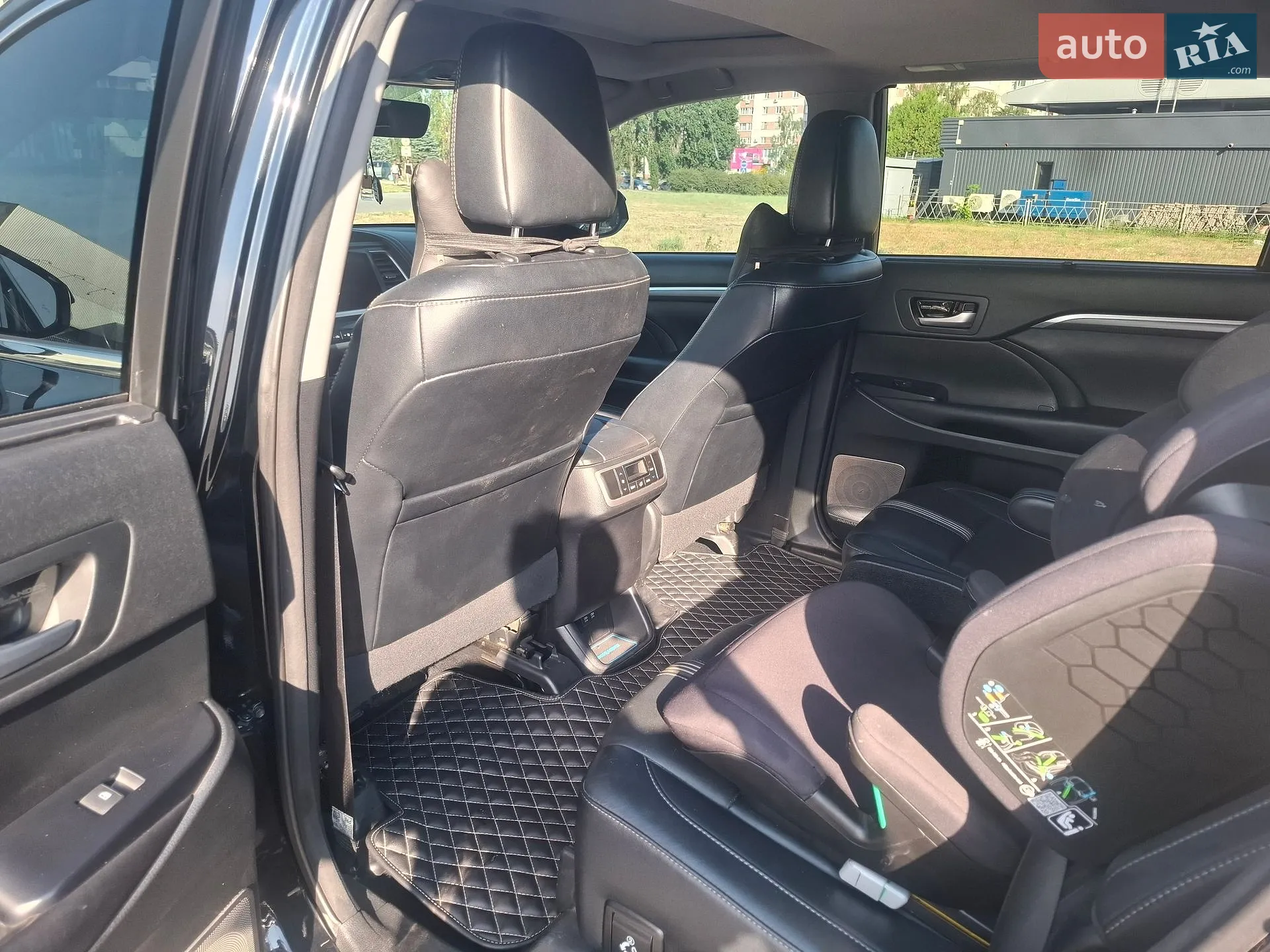 2017 Toyota Highlander - мініатюра 18