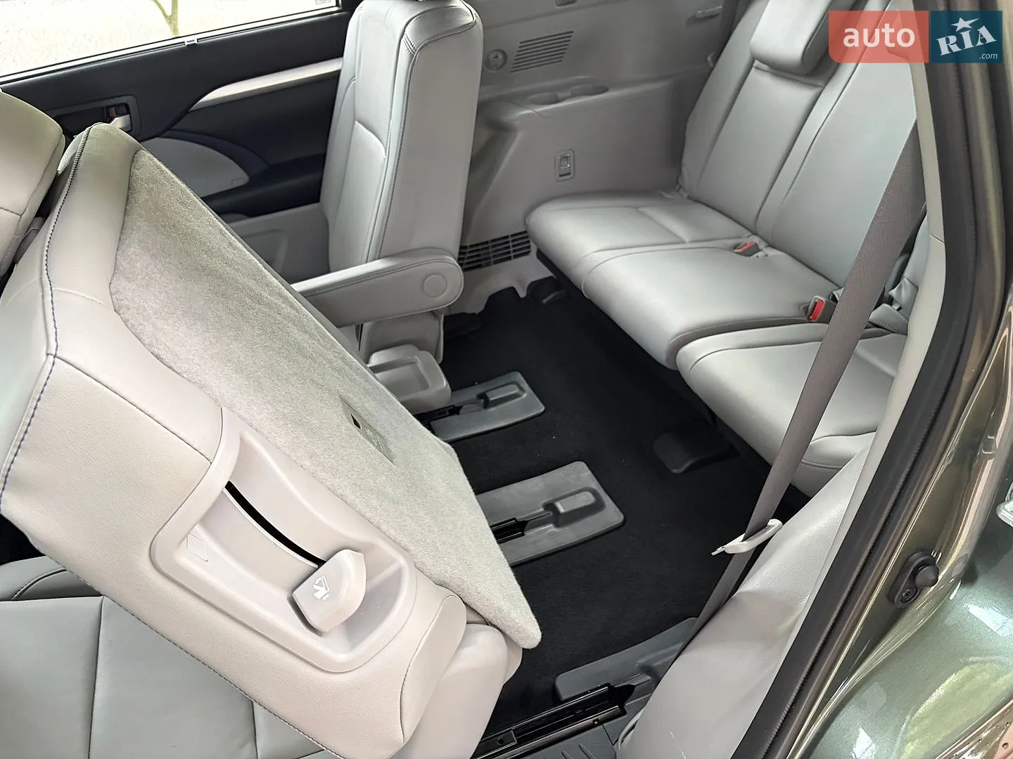 2019 Toyota Highlander - мініатюра 14