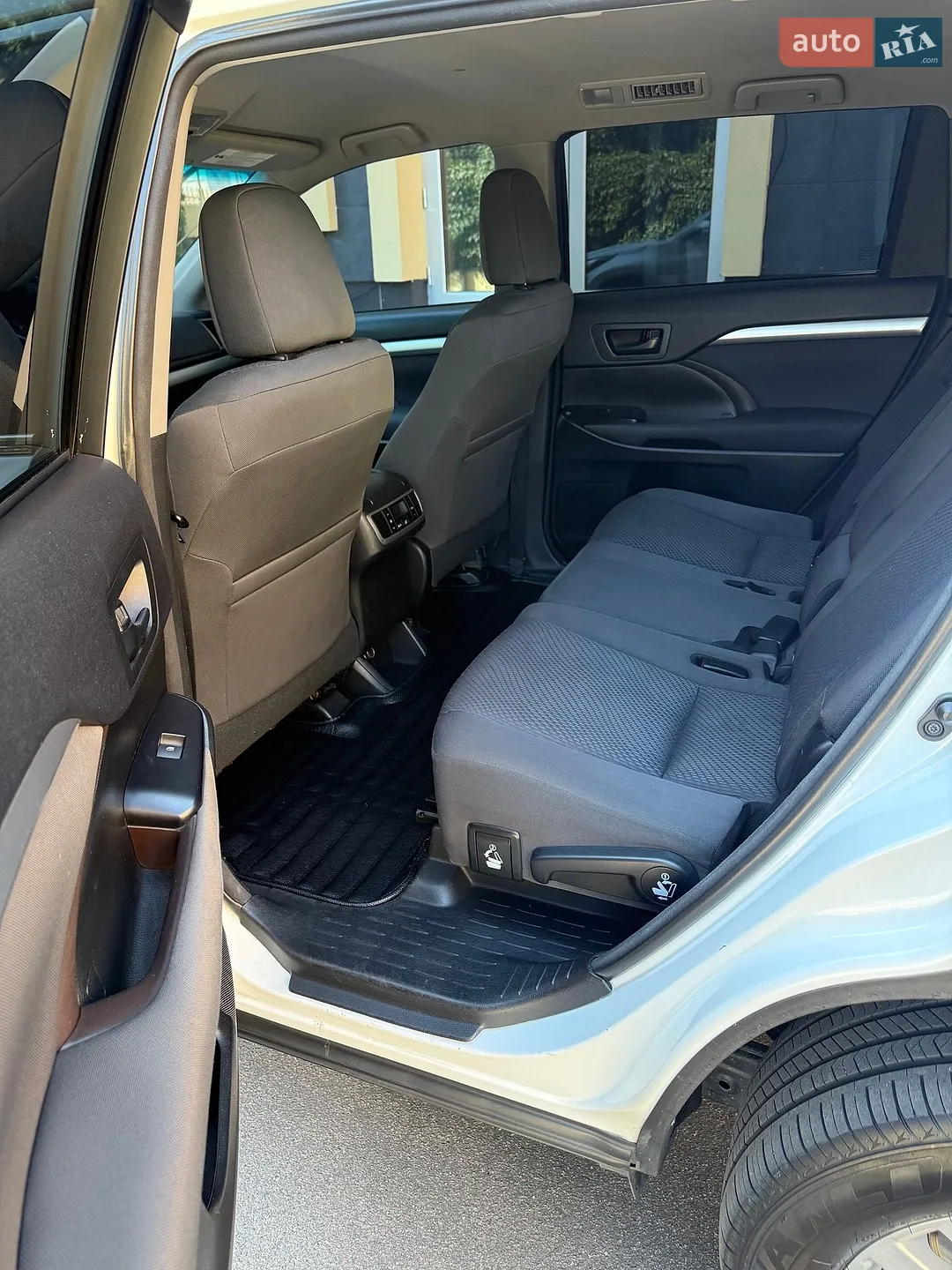 2016 Toyota Highlander - мініатюра 16
