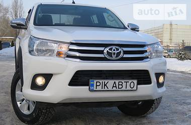 Пикап Toyota Hilux 2015 в 