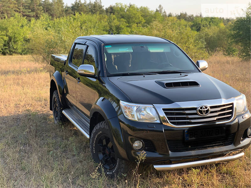 Внедорожник / Кроссовер Toyota Hilux 2012 в Николаеве