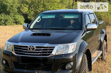 Внедорожник / Кроссовер Toyota Hilux 2012 в Николаеве