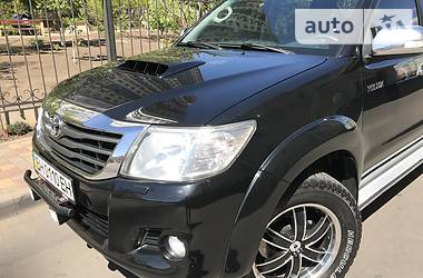 Позашляховик / Кросовер Toyota Hilux 2014 в 