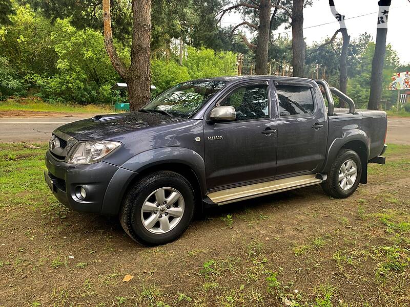 Пікап Toyota Hilux 2011 в Києві
