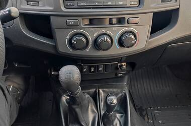 Пикап Toyota Hilux 2015 в 