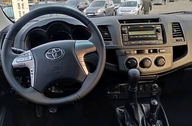 Пикап Toyota Hilux 2015 в 