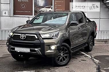 Внедорожник / Кроссовер Toyota Hilux 2021 в 