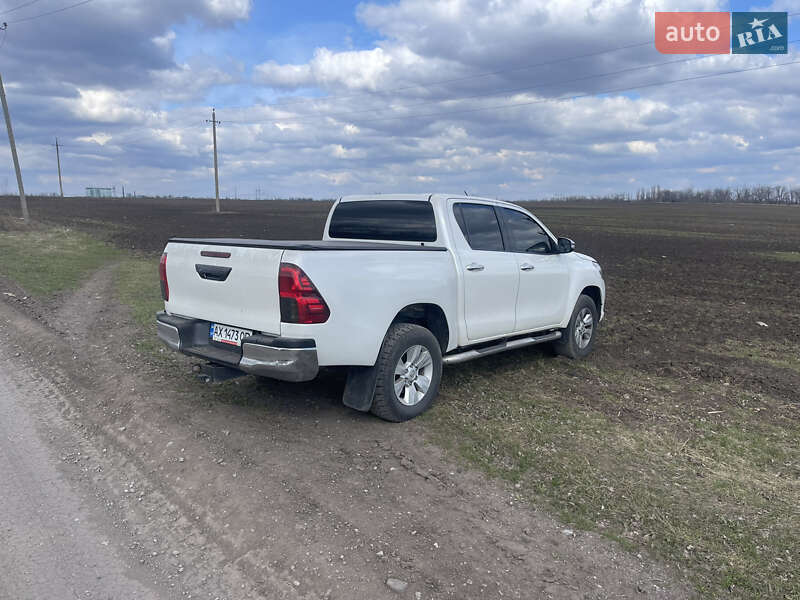Пикап Toyota Hilux 2017 в Верхнеднепровске
