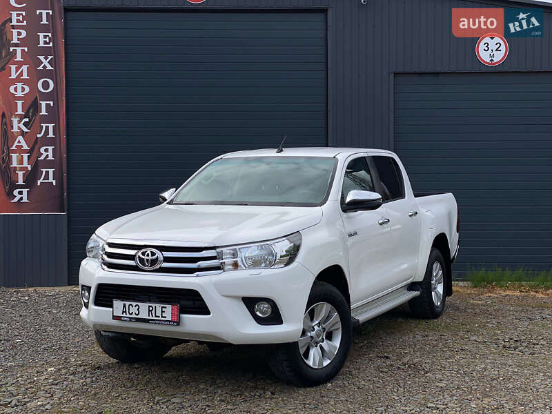Пикап Toyota Hilux 2017 в Ужгороде