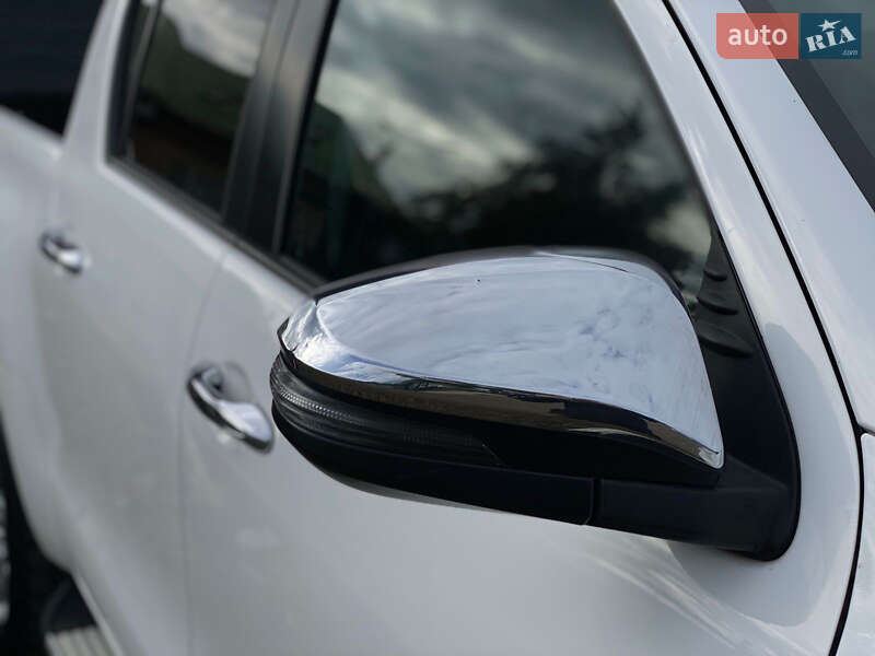 Пикап Toyota Hilux 2017 в Ужгороде