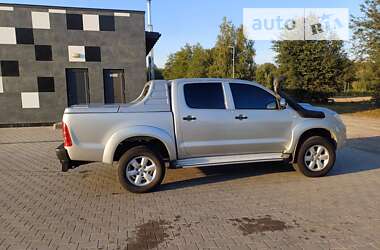 Пикап Toyota Hilux 2011 в Сарнах